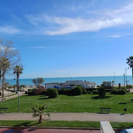 Hotel Promenade Porto SantʼElpidio Екстериор снимка