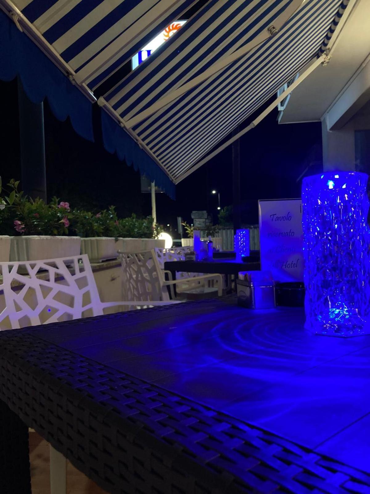 Hotel Promenade Porto SantʼElpidio Екстериор снимка