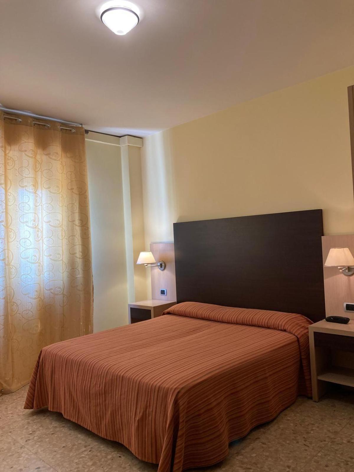 Hotel Promenade Porto SantʼElpidio Екстериор снимка