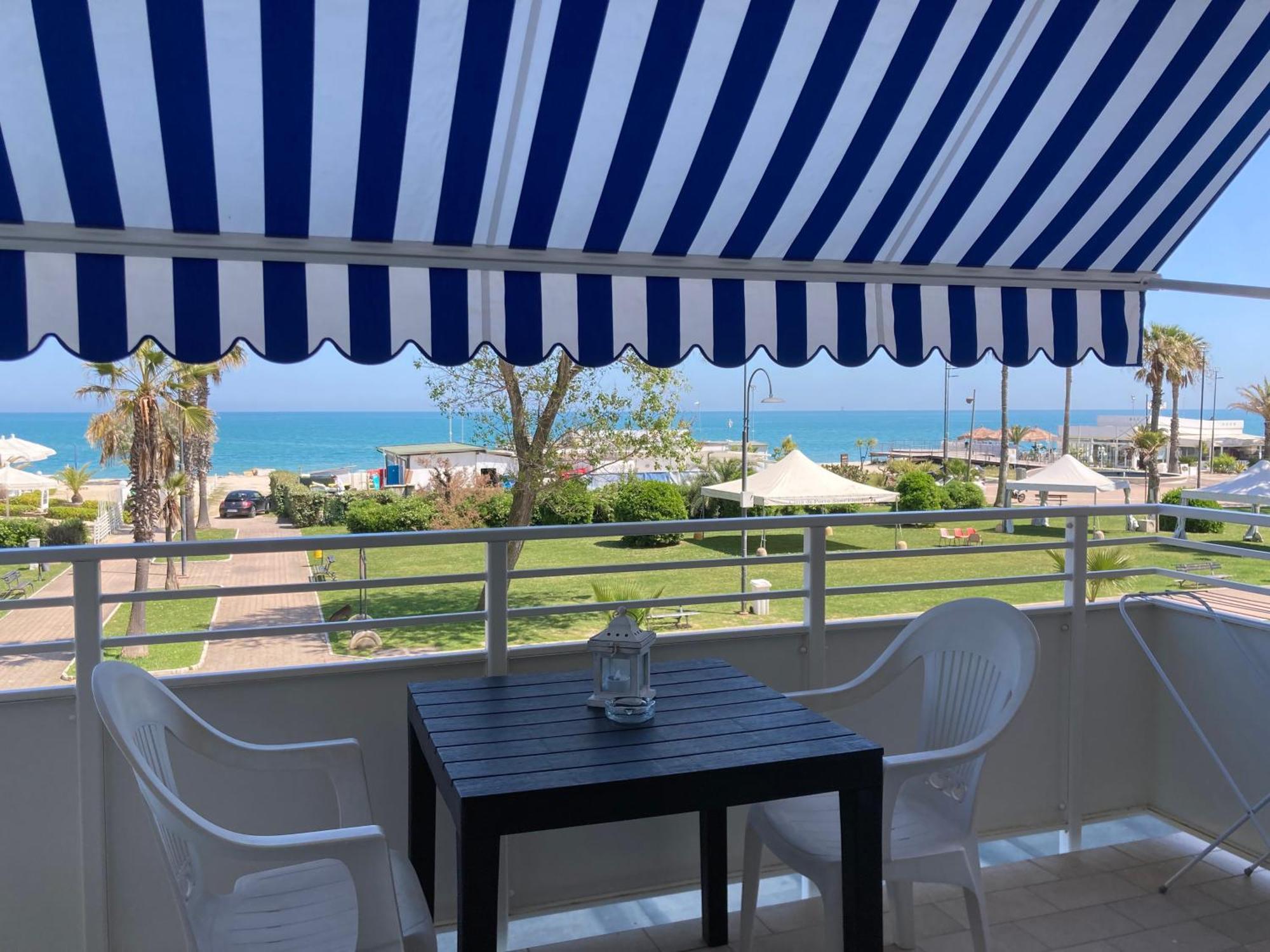 Hotel Promenade Porto SantʼElpidio Екстериор снимка